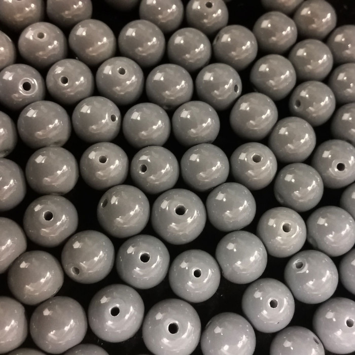 Perles en verre unies gris foncé