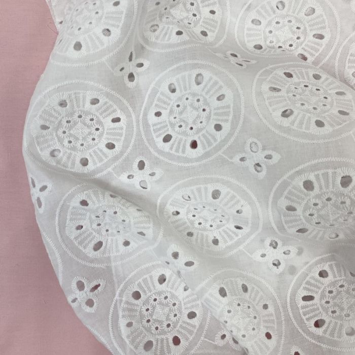 Tissu broderie anglaise Jilin - blanc x 10 cm