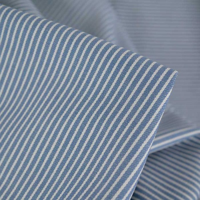 Tissu denim rayures blanches - bleu clair x 10 cm