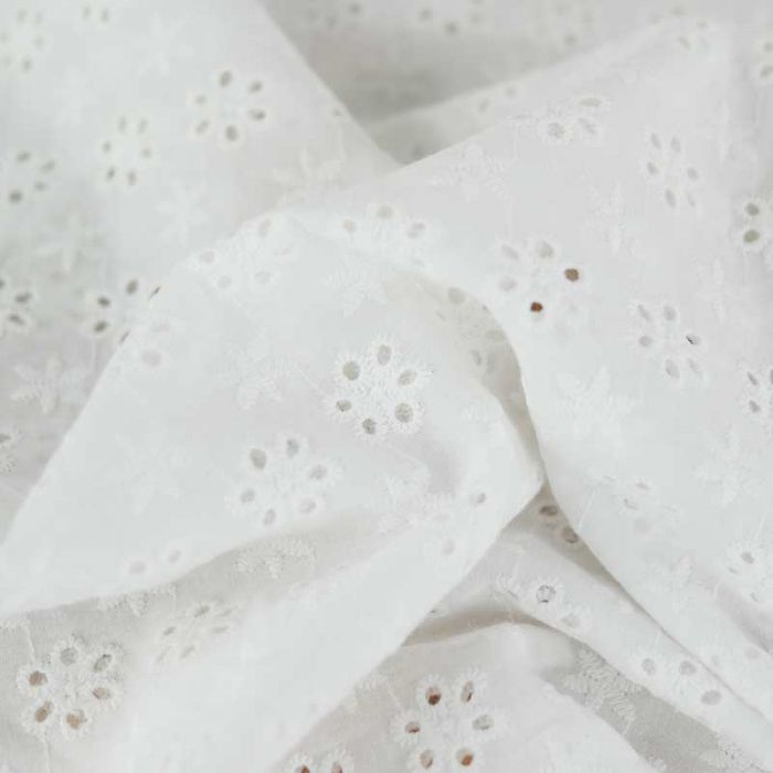 Tissu broderie anglaise fleurs Orta - blanc cassé x 10 cm