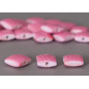 Perle plate carrée rose à petits pois x1