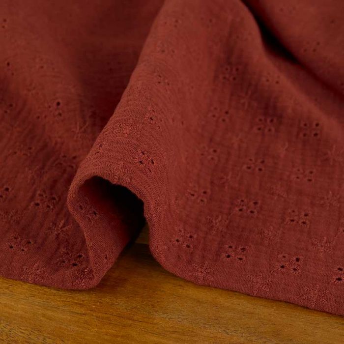 Tissu double gaze broderie anglaise - rouille x 10 cm