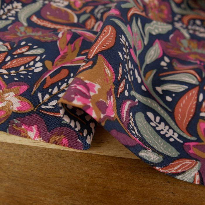Tissu viscose oeko-tex fleurs Vany - bleu nuit x 10cm