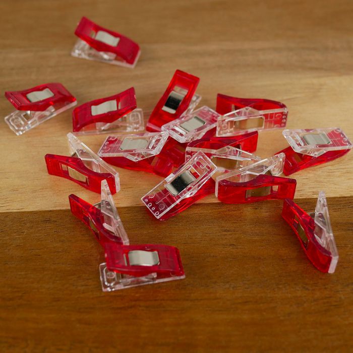 Pinces couture rouges 26 mm x 15