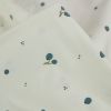 Tissu jersey fin myrtilles bleues - écru x 10 cm