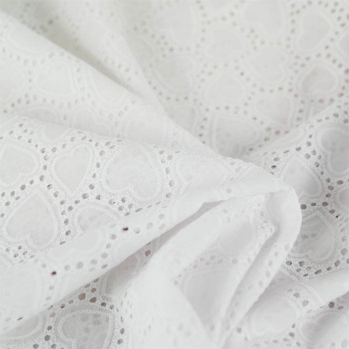 Tissu broderie anglaise love - blanc x 10 cm