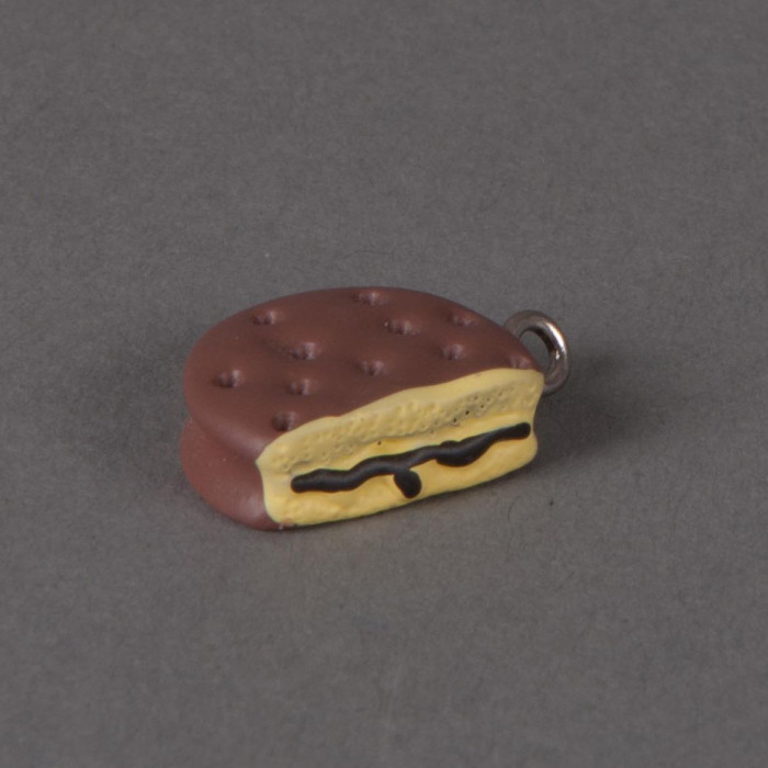 Breloque gateau fourré - marron x1