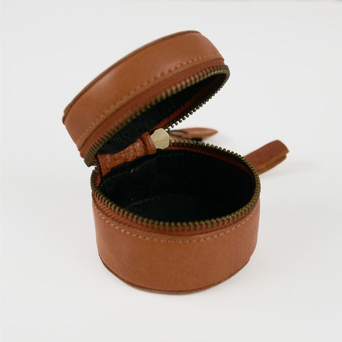 Boîte cuir pour aiguilles et accessoires couture - Muud