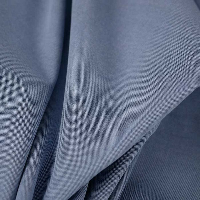 Tissu chambray haute couture – bleu ciel x 10 cm
