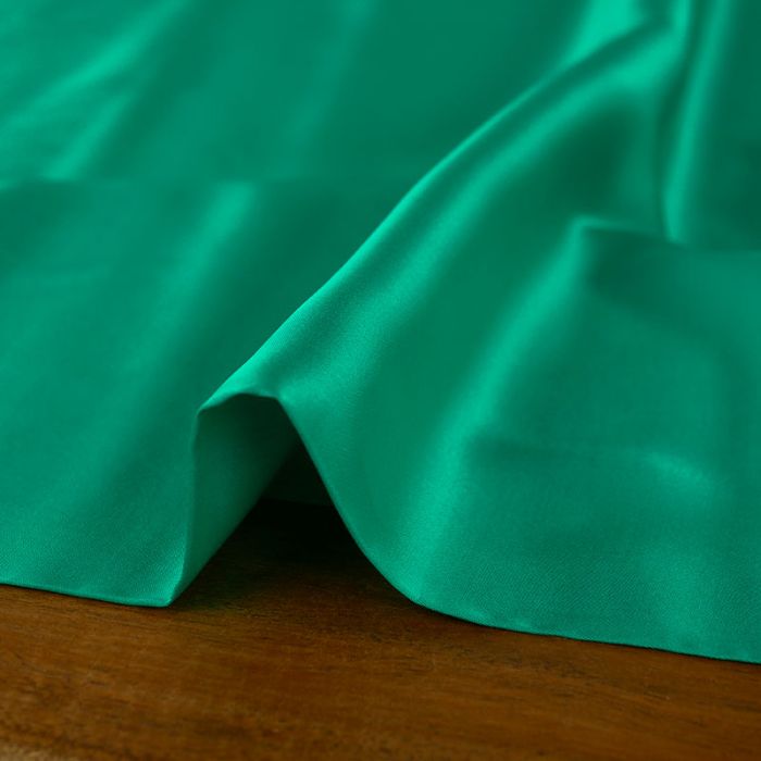 Tissu satin viscose uni - émeraude x 10 cm