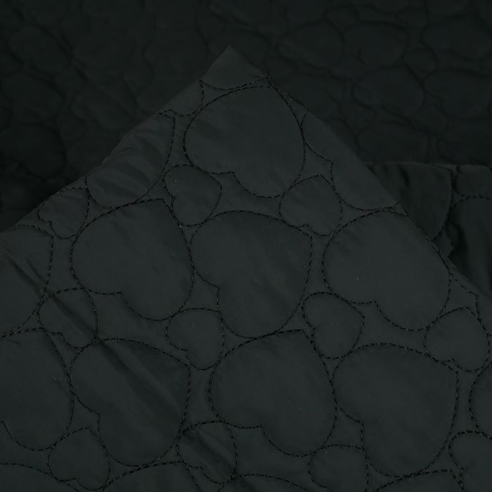 Tissu matelassé doudoune coeurs - noir x 10 cm