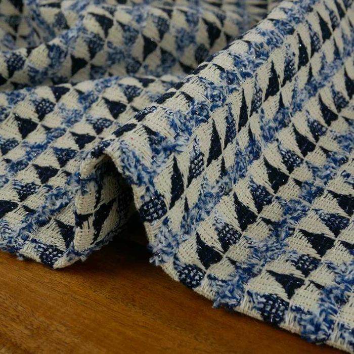 Tissu jacquard triangles lurex - bleu x 10 cm