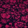 Tissu twill viscose stretch lourde fleurs fuchsia - marine x 10 cm