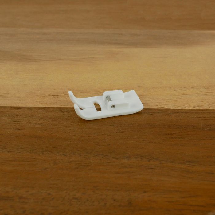 Pied machine à coudre universel plastique