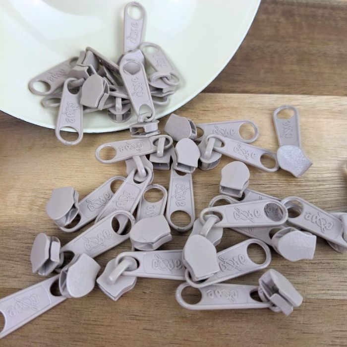 Curseur pour fermeture n°5 au mètre