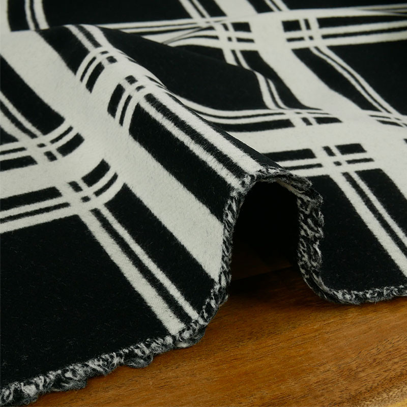Grand Coupon De Tissu Lainage Polyester - 150 X 125 Cm - Neuf, Jamais Utilisé - Pour Couture Ou Ameublement