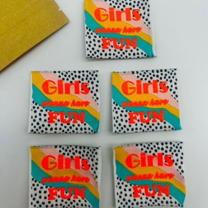 Etiquette vêtement à coudre Girls wanna have fun x 1