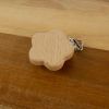 Attache tétine clip en bois - fleur x 1
