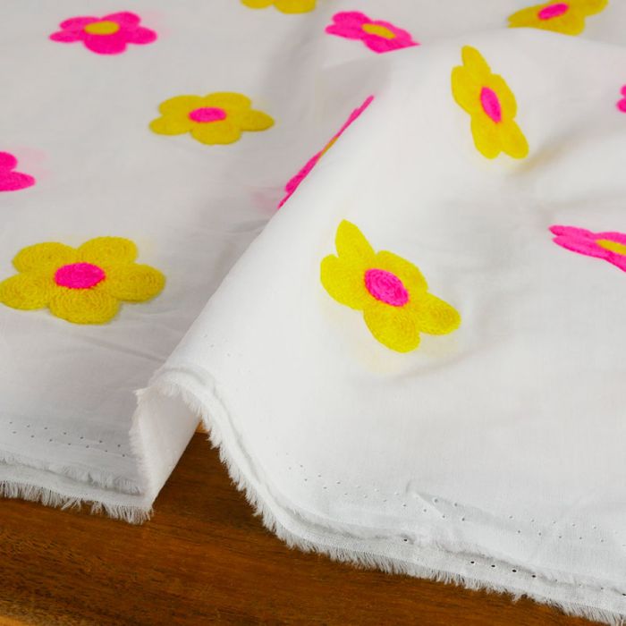 Tissu voile broderie fleurs fluo - blanc x 10 cm