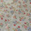 Tissu sergé de coton fleurs et fraises - écru x 10 cm