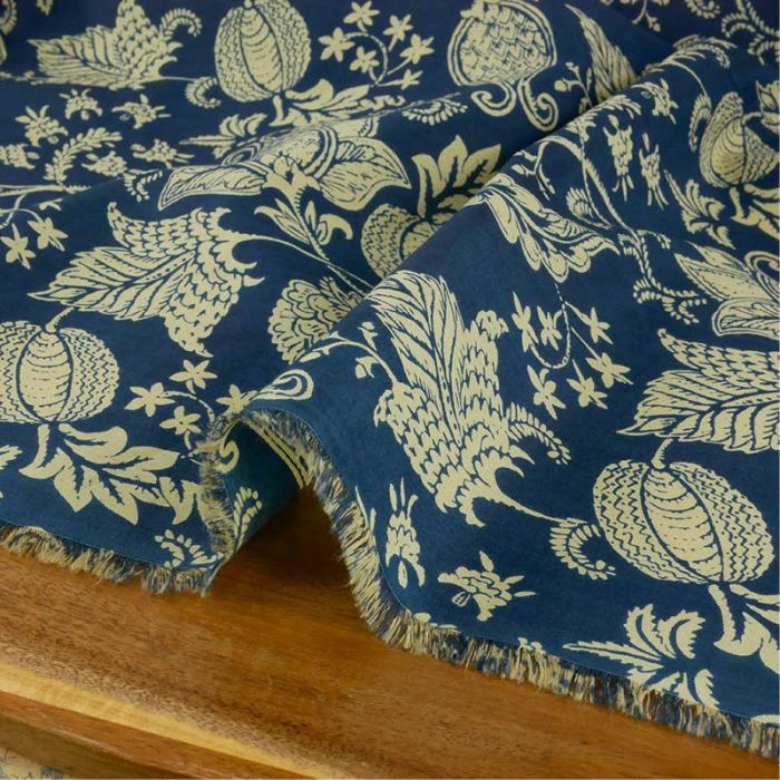 Tissu voile fleurs indiennes - bleu marine x 10 cm