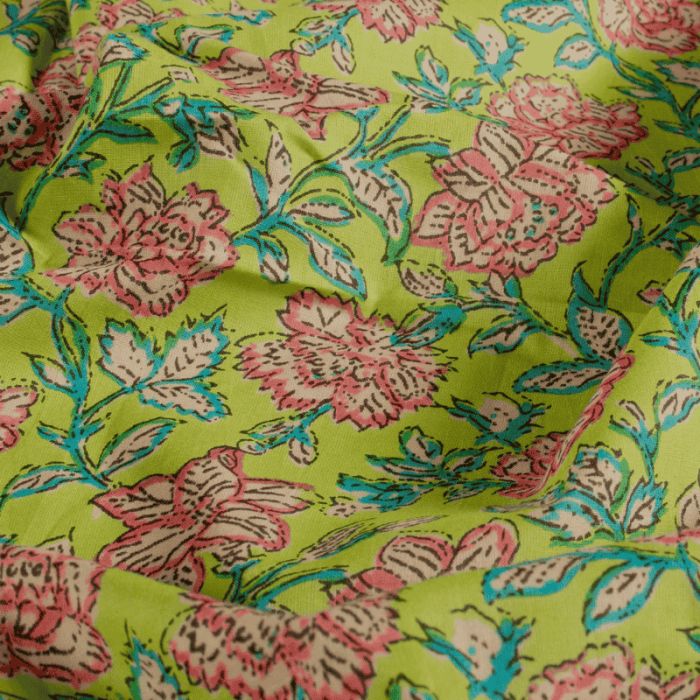 Tissu voile fleurs indiennes - vert anis x 10 cm