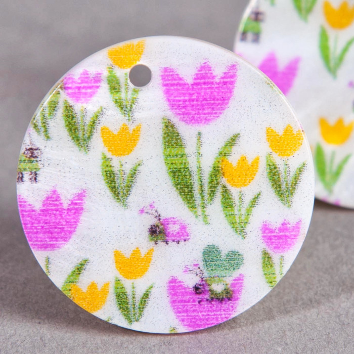 Pendentif sequin en nacre 25mm à motif tulipes x1