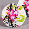 Pendentif sequin en nacre 25mm à motif fleurs exotiques x1