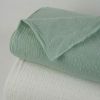 Tissu double gaze uni plumetis - vert de gris x 10 cm
