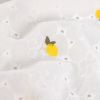 Tissu broderie anglaise citrons - blanc x 10 cm