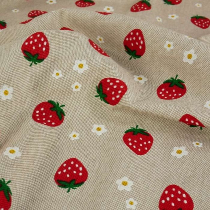 Tissu demi-natté canvas motifs fraises - beige x 10 cm