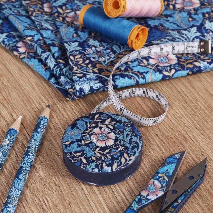 Mètre ruban enrouleur 150 cm motifs fleurs