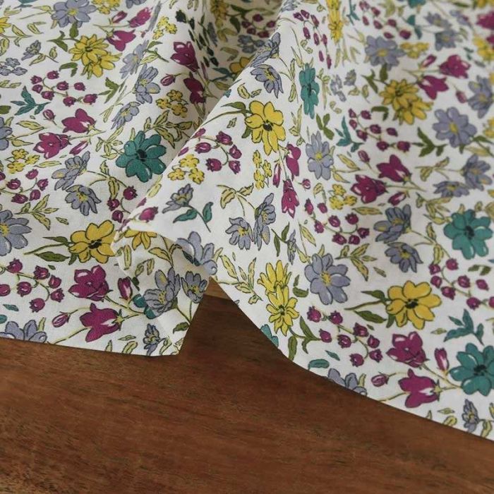 Tissu batiste coton fleurs - vert x 10 cm