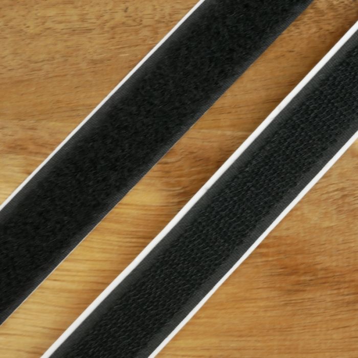Bande scratch type Velcro adhésif 20 mm - noir x 10 cm