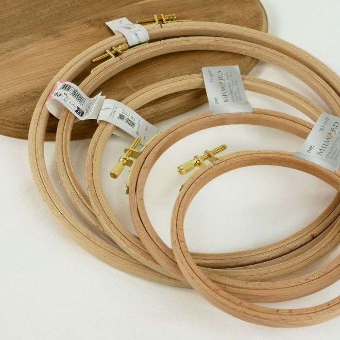 Tambour à broder en bois naturel rond