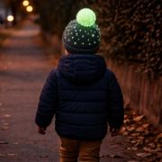 Laine phosphorescente et fils réfléchissants